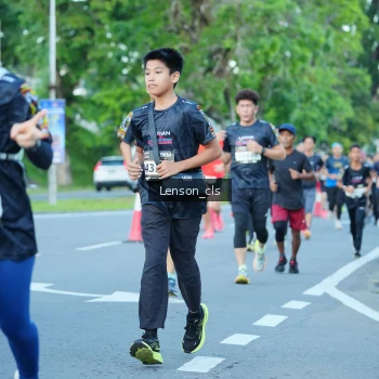 Runner Photo 1605711
