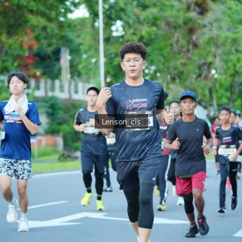 Runner Photo 1605716