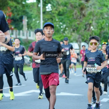 Runner Photo 1605725
