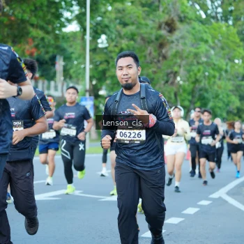 Runner Photo 1605754