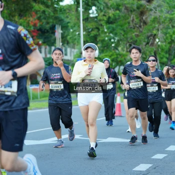 Runner Photo 1605755