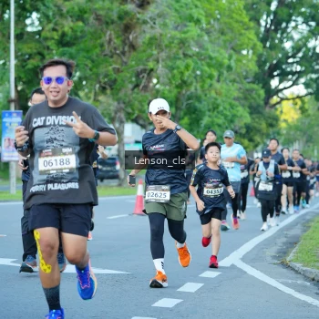 Runner Photo 1605785