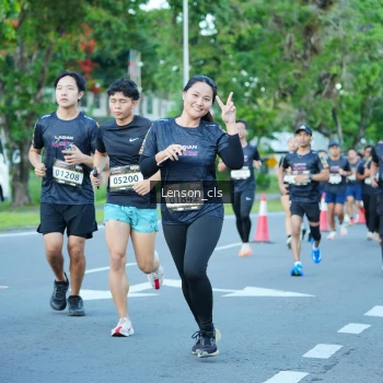 Runner Photo 1605832