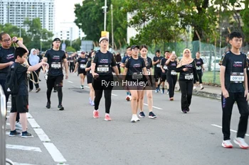 Runner Photo 1606092