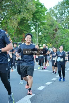 Runner Photo 1606192