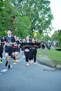 Runner Photo 1606211