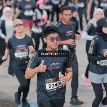 Runner Photo 1606403