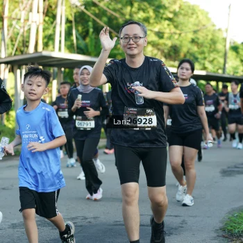 Runner Photo 1606433