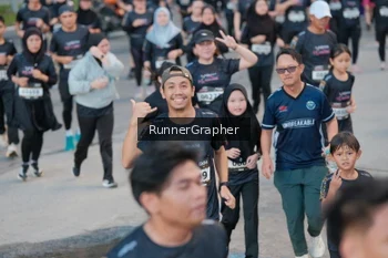 Runner Photo 1606490