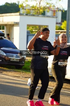 Runner Photo 1607145