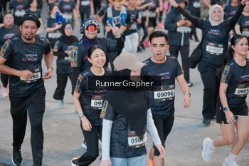 Runner Photo 1607192