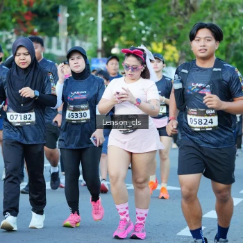 Runner Photo 1607224