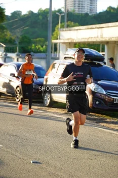 Runner Photo 1607341