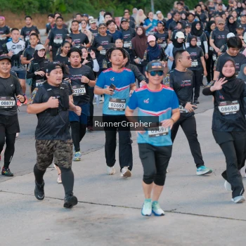 Runner Photo 1607553