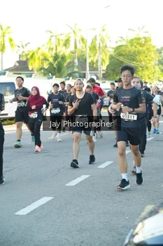 Runner Photo 1607685