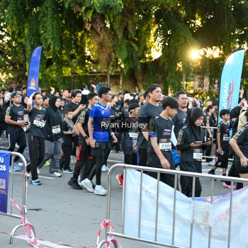 Runner Photo 1607875