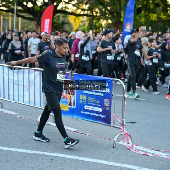 Runner Photo 1607970
