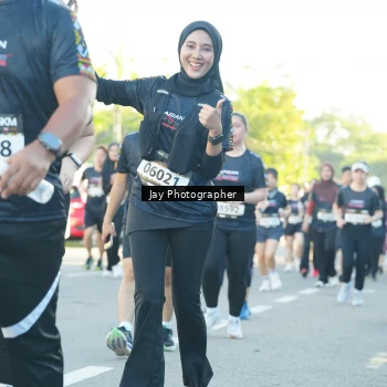 Runner Photo 1608036