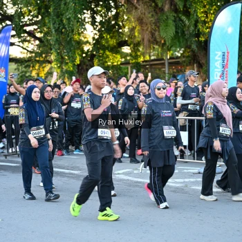 Runner Photo 1608078