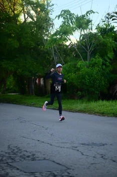Runner Photo 1608320