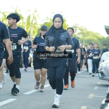 Runner Photo 1608472