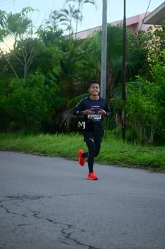 Runner Photo 1608517