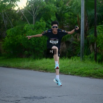 Runner Photo 1608580
