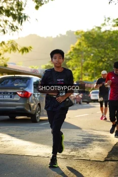 Runner Photo 1608980