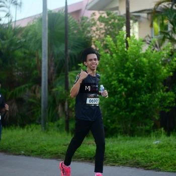 Runner Photo 1609143