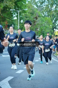 Runner Photo 1609146