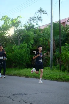 Runner Photo 1609239