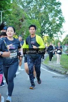 Runner Photo 1609243