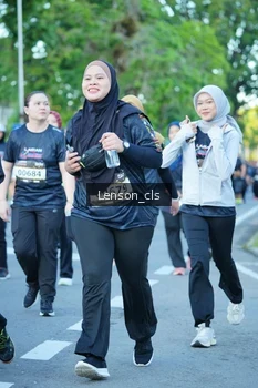 Runner Photo 1609323