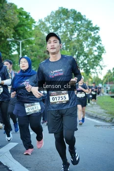 Runner Photo 1609375