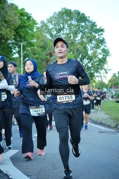 Runner Photo 1609378