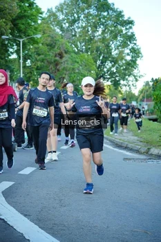 Runner Photo 1609391