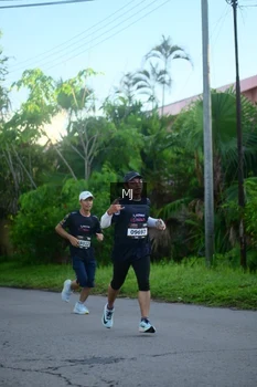 Runner Photo 1609432