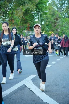 Runner Photo 1609504