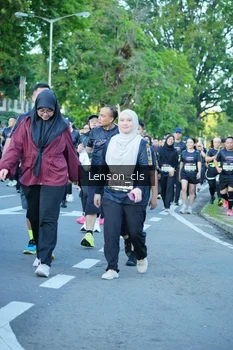 Runner Photo 1609574