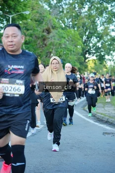 Runner Photo 1609605