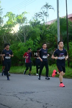 Runner Photo 1609624