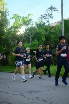Runner Photo 1609639