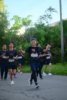 Runner Photo 1609684