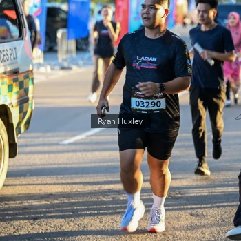 Runner Photo 1609724