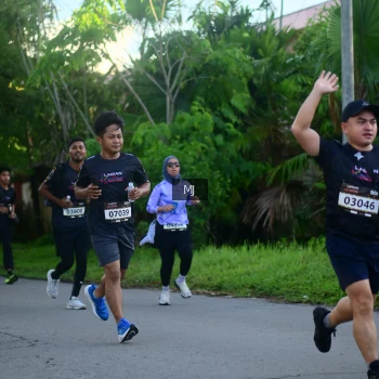 Runner Photo 1609769