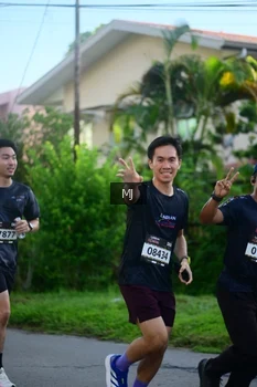 Runner Photo 1609906