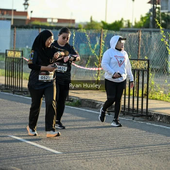 Runner Photo 1610004