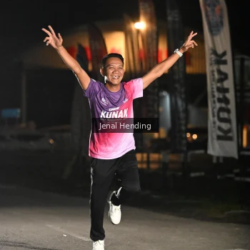 Runner Photo 1610074