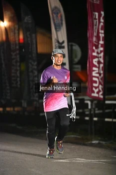 Runner Photo 1610143
