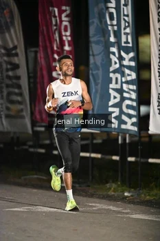 Runner Photo 1610355